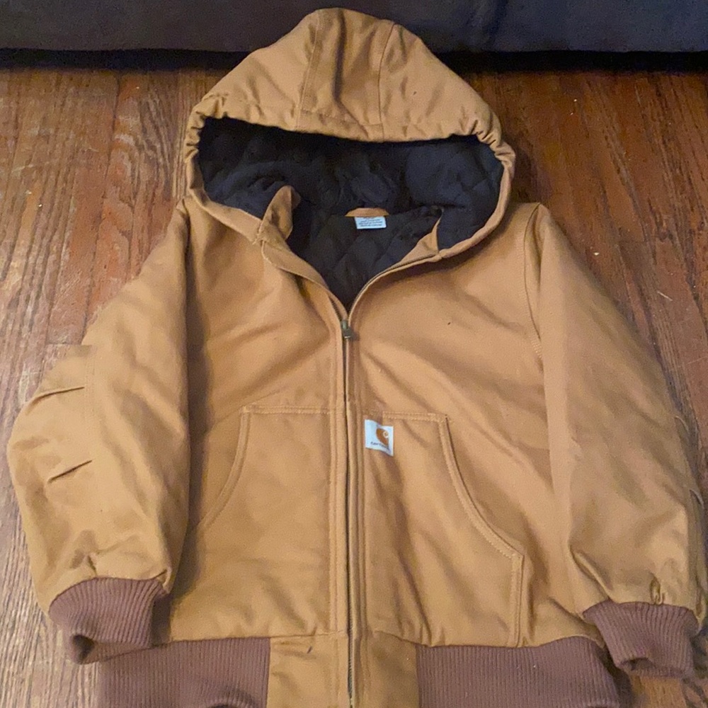 Boys Carharrt Jacket size 10-12. Worn 1-2 times.